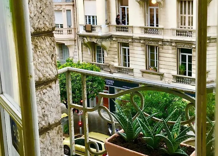 Appartement Au Centre De Nice